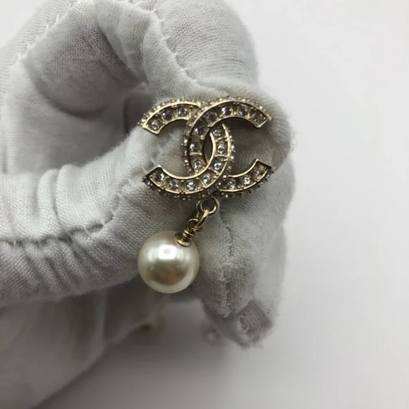 Chanel Earrings - Picture 4 of 4